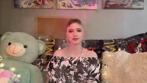 Mia online show from July 2026 09:40:01 AM