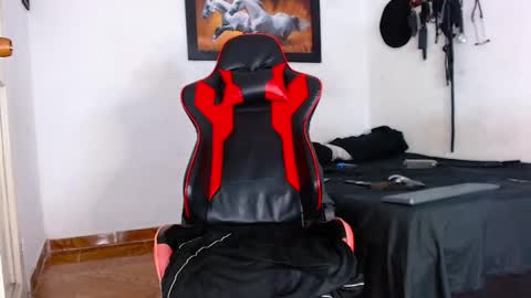 Snapshot of leonidas_k18 chatting on March 2025 02:06:02 AM ANDRES online show from March 2025 02:06:02 AM