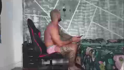 Snapshot of leonidas_k18 chatting on September 2025 04:08:01 PM ANDRES online show from September 2025 04:08:01 PM