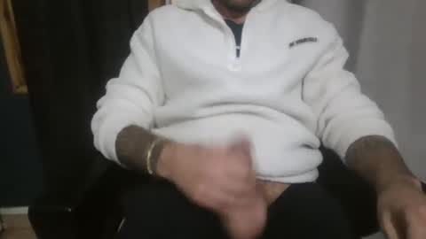 Snapshot of leonidascum chatting on December 2024 02:52:01 AM leonidascum online show from December 2024 02:52:01 AM