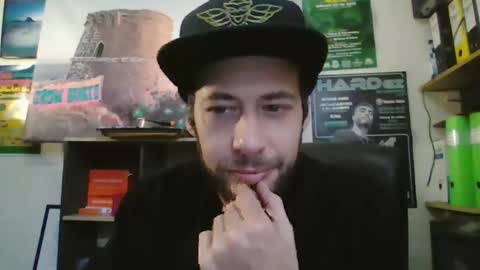 Snapshot of leonidascum chatting on December 2025 10:13:02 AM leonidascum online show from December 2025 10:13:02 AM