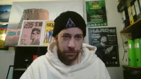 Snapshot of leonidascum chatting on January 2026 12:10:02 PM leonidascum online show from January 2026 12:10:02 PM