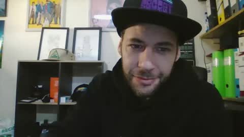 Snapshot of leonidascum chatting on February 2026 09:27:02 AM leonidascum online show from February 2026 09:27:02 AM