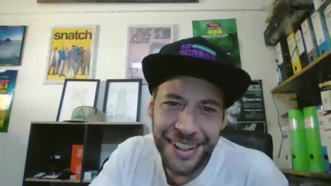 Snapshot of leonidascum chatting on February 2026 10:22:02 AM leonidascum online show from February 2026 10:22:02 AM