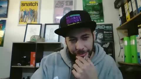 Snapshot of leonidascum chatting on February 2026 10:57:01 AM leonidascum online show from February 2026 10:57:01 AM