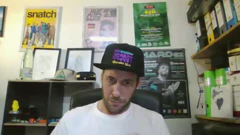 Snapshot of leonidascum chatting on June 2026 10:21:02 AM leonidascum online show from June 2026 10:21:02 AM