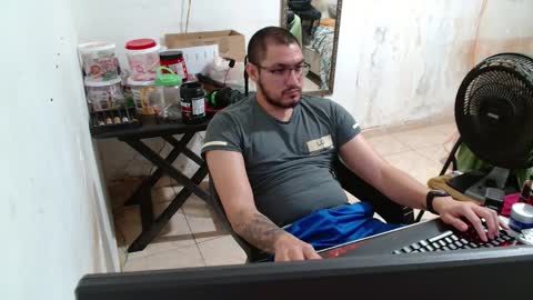 Snapshot of leonino231 chatting on October 2025 01:15:01 AM leonino231 online show from October 2025 01:15:01 AM