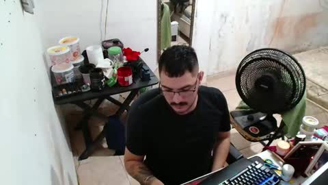 Snapshot of leonino231 chatting on December 2025 10:28:01 PM leonino231 online show from December 2025 10:28:01 PM