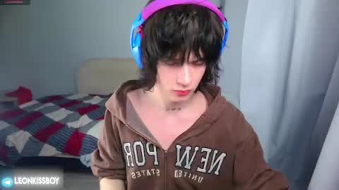 leonkissboy online show from June 2026 09:55:02 AM