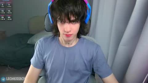 leonkissboy online show from June 2026 05:43:02 PM