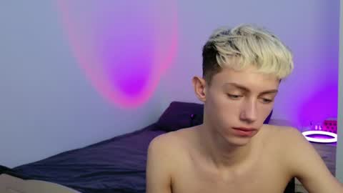 Snapshot of leonlure chatting on December 2025 08:23:01 AM leonlure online show from December 2025 08:23:01 AM