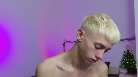 Snapshot of leonlure chatting on December 2025 05:54:01 PM leonlure online show from December 2025 05:54:01 PM