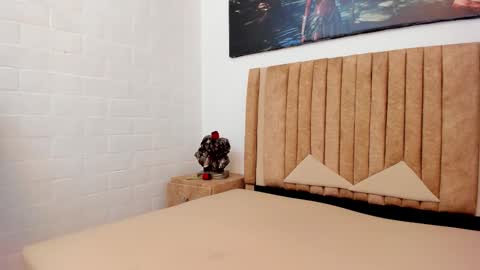 Leo  online show from November 2025 04:45:02 AM