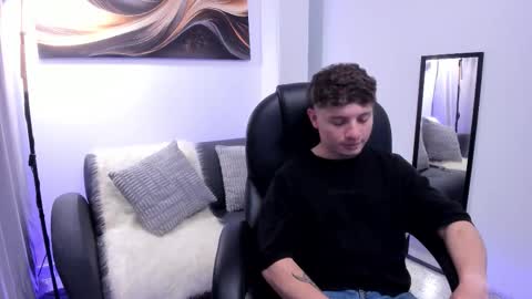 Leo  online show from December 2025 04:29:01 AM