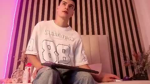 leotease online show from June 2026 04:31:01 PM