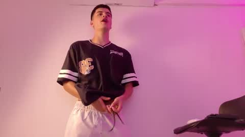 leotease online show from June 2026 04:31:01 PM