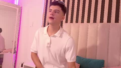 leotease online show from July 2026 07:05:02 PM