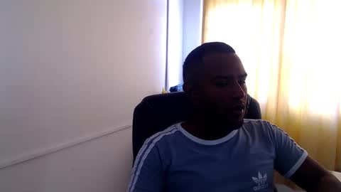 Snapshot of leroy_joness chatting on January 2025 08:29:01 PM LEROY online show from January 2025 08:29:01 PM