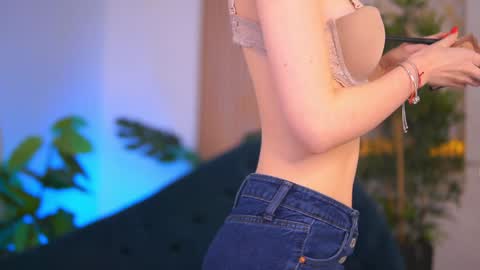 Jessie online show from December 2024 07:55:01 AM