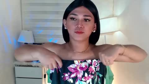 Snapshot of lesleyanderson chatting on January 2025 06:06:01 AM Pat online show from January 2025 06:06:01 AM