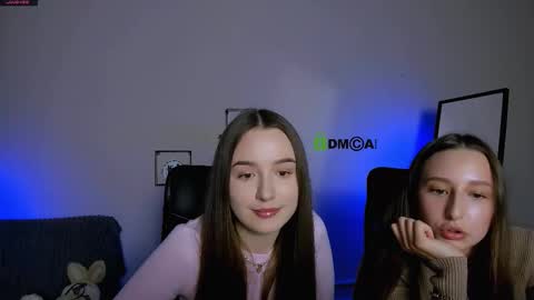 Snapshot of leslie_bird chatting on September 2025 12:54:01 PM leslie_bird online show from September 2025 12:54:01 PM