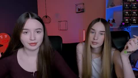 leslie_bird online show from December 2025 10:44:02 AM