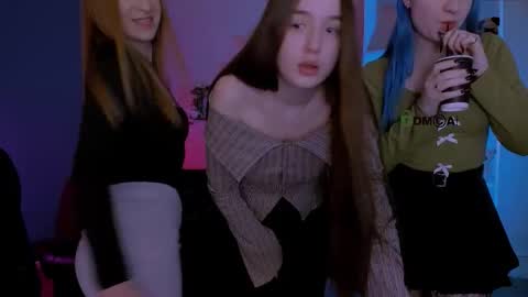 leslie_bird online show from March 2026 09:58:02 AM