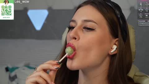 Snapshot of lesliekorfs chatting on January 2025 01:59:02 AM LeslieKorfs online show from January 2025 01:59:02 AM