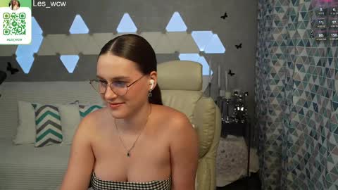 Snapshot of lesliekorfs chatting on February 2025 10:53:02 PM LeslieKorfs online show from February 2025 10:53:02 PM