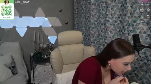 Snapshot of lesliekorfs chatting on February 2025 10:39:02 PM LeslieKorfs online show from February 2025 10:39:02 PM