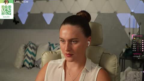 Snapshot of lesliekorfs chatting on September 2025 08:01:02 PM LeslieKorfs online show from September 2025 08:01:02 PM