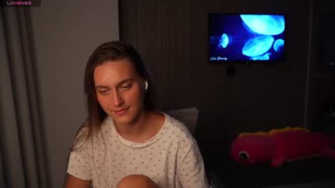 LeslieKorfs online show from June 2026 01:11:02 AM