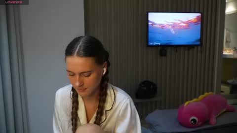 LeslieKorfs online show from June 2026 01:12:02 AM