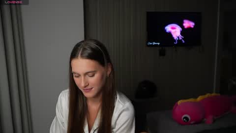 LeslieKorfs online show from June 2026 06:41:01 PM