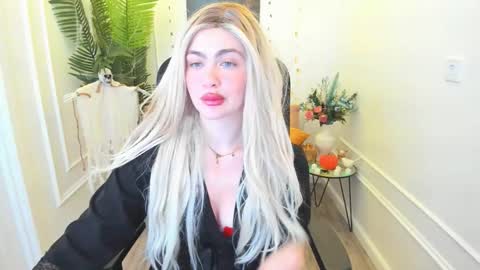 lesliemineg online show from October 2025 11:54:02 AM