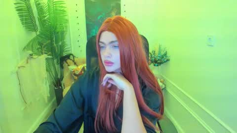 lesliemineg online show from November 2025 07:49:02 PM