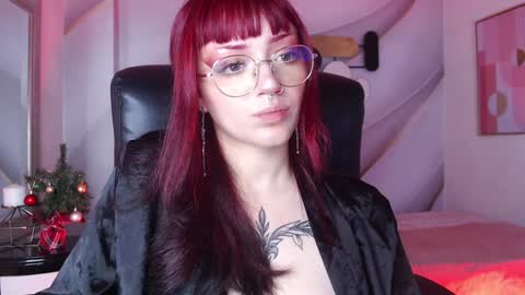 Snapshot of lessboobs_gh chatting on December 2024 12:14:02 PM Less online show from December 2024 12:14:02 PM