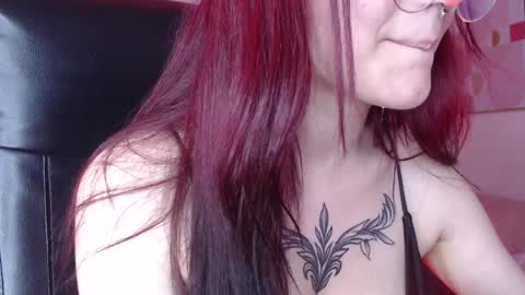 Snapshot of lessboobs_gh chatting on December 2024 06:06:01 PM Less online show from December 2024 06:06:01 PM