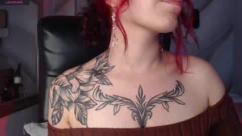 Snapshot of lessboobs_gh chatting on January 2025 04:06:01 PM Less online show from January 2025 04:06:01 PM