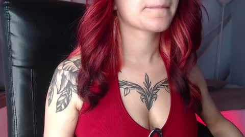 Snapshot of lessboobs_gh chatting on January 2025 11:56:02 AM Less online show from January 2025 11:56:02 AM