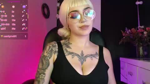 Snapshot of lessboobs_gh chatting on February 2026 03:48:02 AM Less online show from February 2026 03:48:02 AM