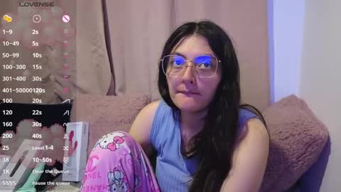 lessliee online show from May 2026 06:53:01 AM
