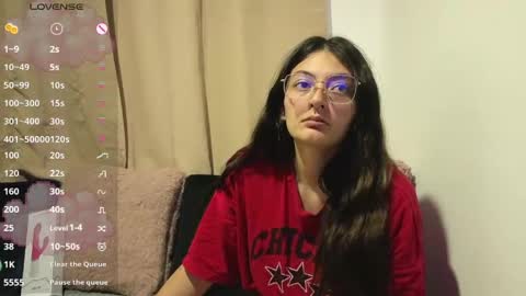 lessliee online show from May 2026 07:25:01 AM