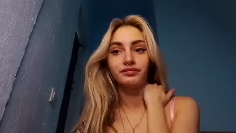 lesyawhite online show from November 2025 05:51:01 AM