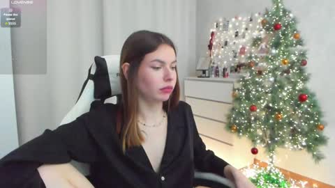 Snapshot of let_me_seee chatting on January 2025 05:26:01 PM Fiona online show from January 2025 05:26:01 PM