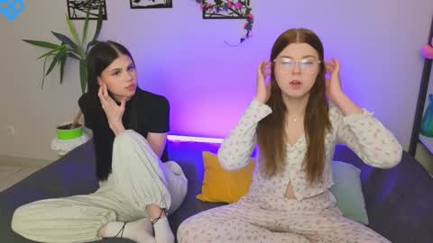 Snapshot of let_me_seee chatting on February 2025 01:43:01 PM Fiona online show from February 2025 01:43:01 PM