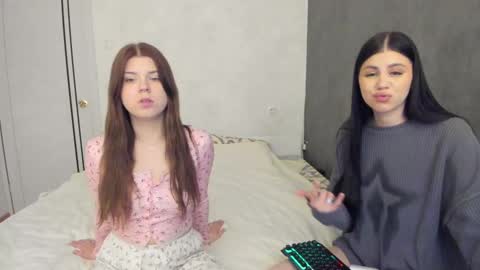 Snapshot of let_me_seee chatting on February 2025 05:30:02 PM Fiona online show from February 2025 05:30:02 PM