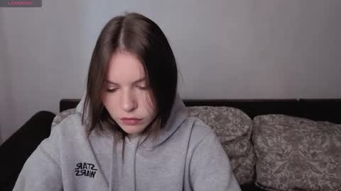 Snapshot of let_me_seee chatting on October 2025 10:46:02 AM Fiona online show from October 2025 10:46:02 AM