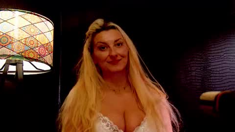 Snapshot of leticiareys chatting on January 2026 03:28:02 PM leticiareys online show from January 2026 03:28:02 PM