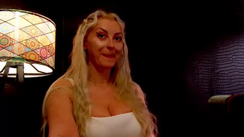 Snapshot of leticiareys chatting on January 2026 06:11:02 PM leticiareys online show from January 2026 06:11:02 PM